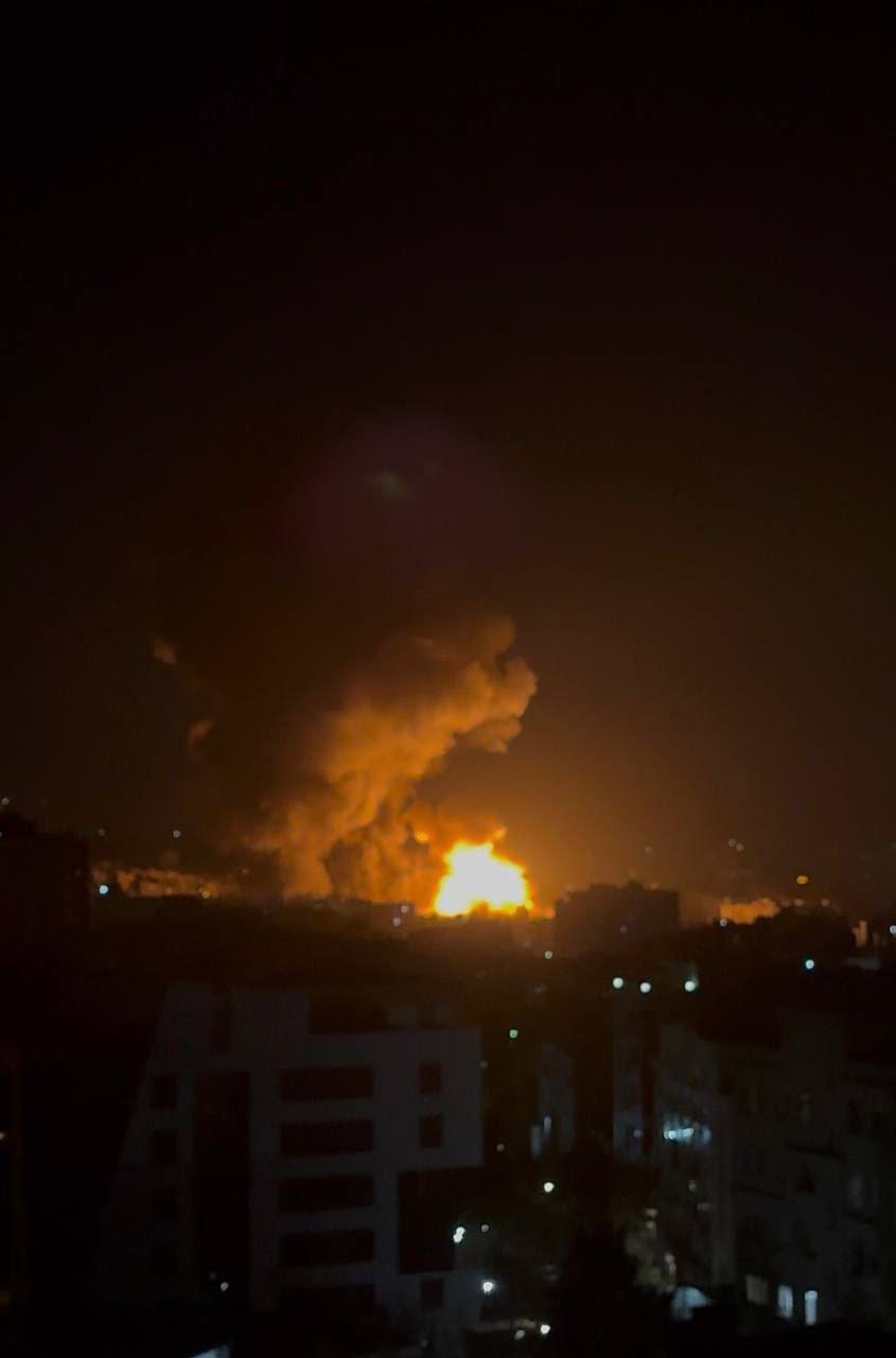 טהרן כעת. דיווח: בניין הפרלמנט הותקף
