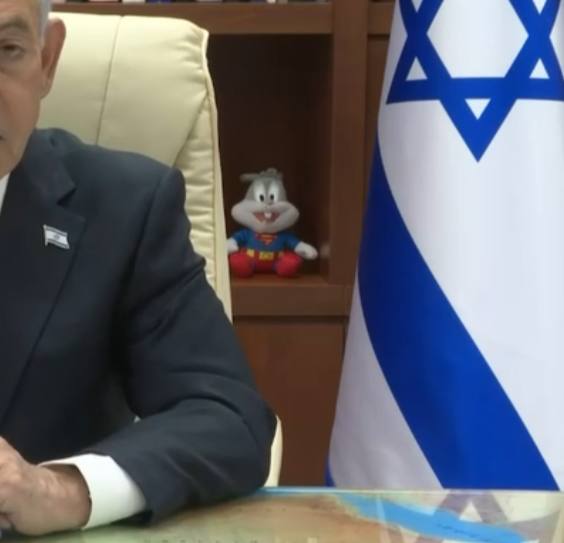 ברקע סרטון רה״מ נתניהו על החיסולים באיראן - בובת באגס באני
