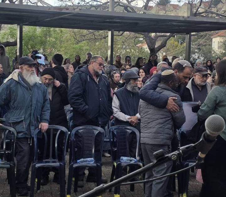ח״כ משה סולומון בלוויתו של יהודה שמואל שרמן יחד עם אביו יהושוע