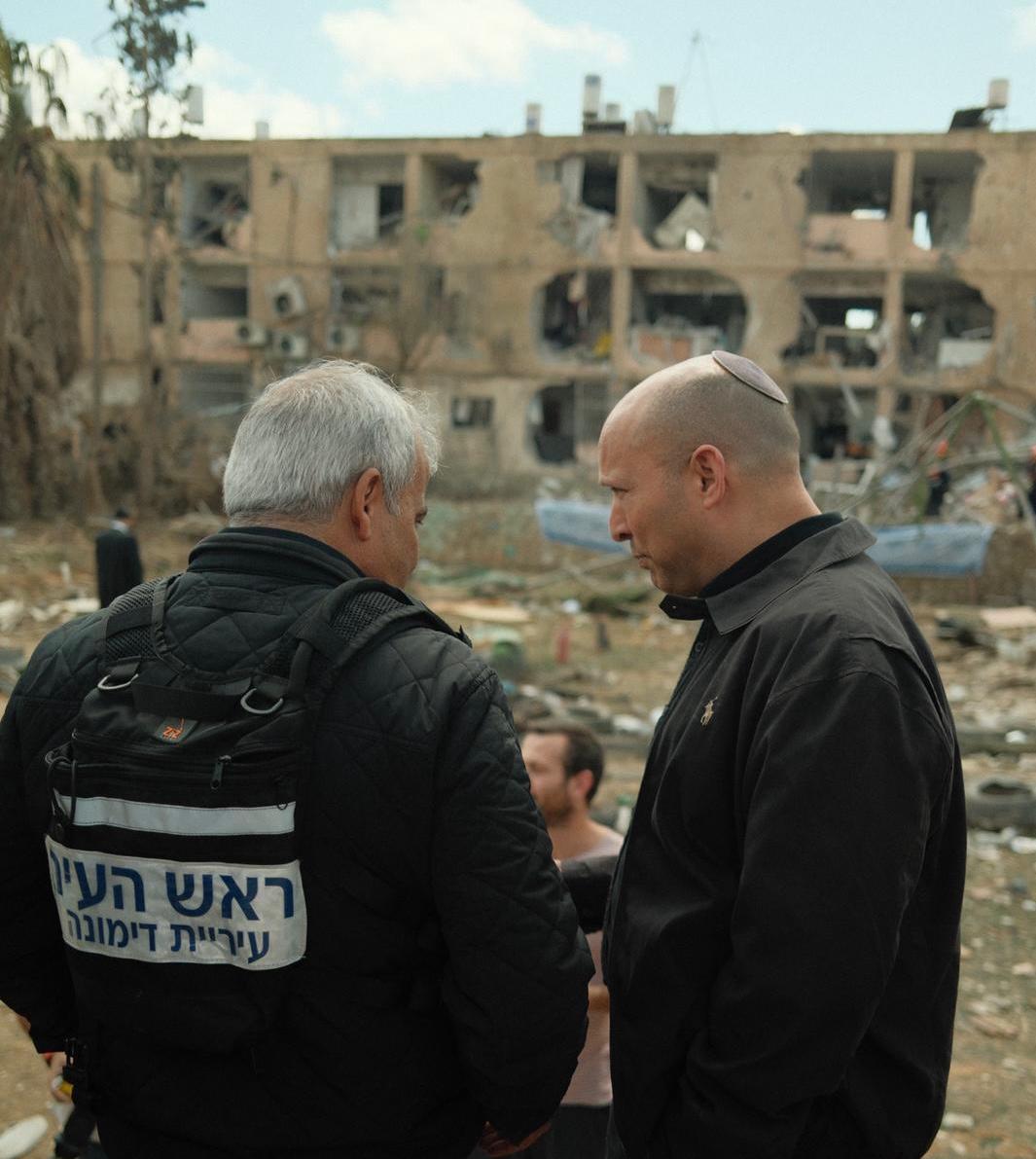 בנט בזירות הנפילה בערד: "אתמול אירופה גילתה פתאום שהיא גם נמצאת תחת א…