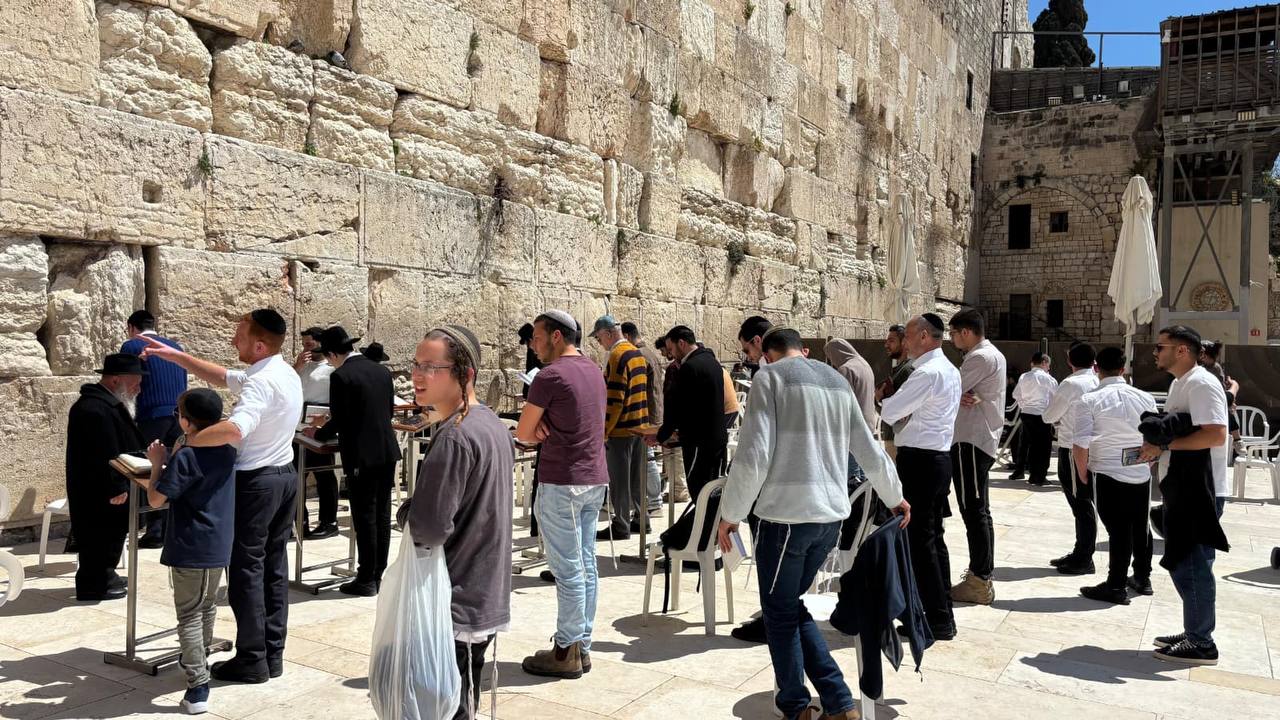 הכותל חוזר לשגרה
