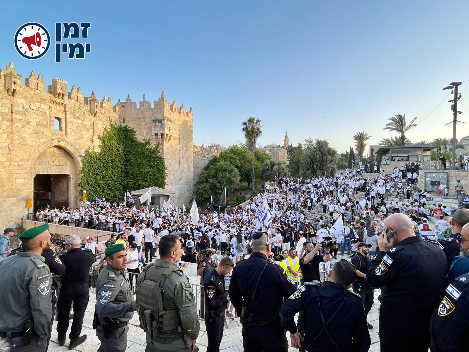 וואו! רבבות צועדים בעיר העתיקה לרגל יום ירושלים 🇮🇱