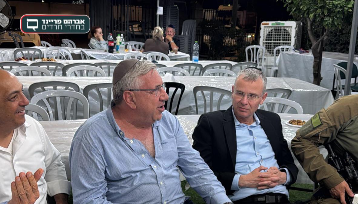 לוין מנחם את ברדוגו. נצפה גם דוד שרן יועצו של רה"מ (פריינד)