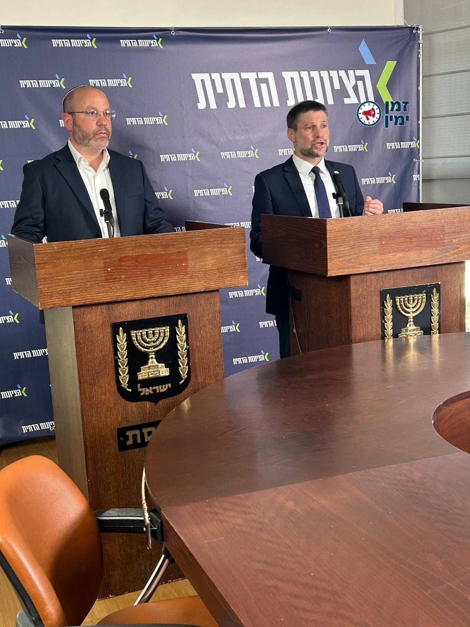 סמוטריץ מציג את צביקה מור