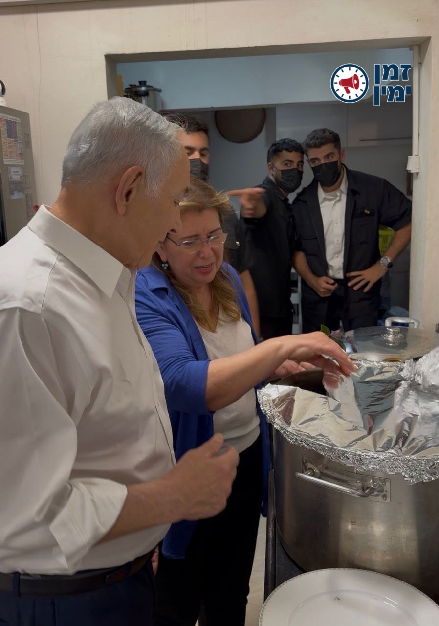 רה״מ נתניהו הגיע למטבח של אורה חתן מהיישוב שתולה בצפון שפתחה את ביתה…
