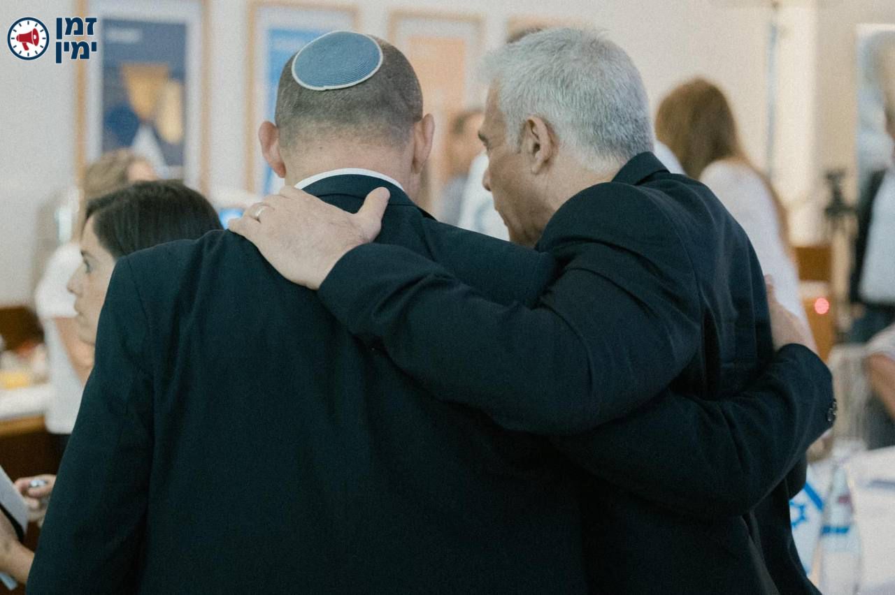 אחרי המריבות הפנימיות שנחשפו, לפיד מתייצב לצד בנט ומבהיר שהוא צריך לה…