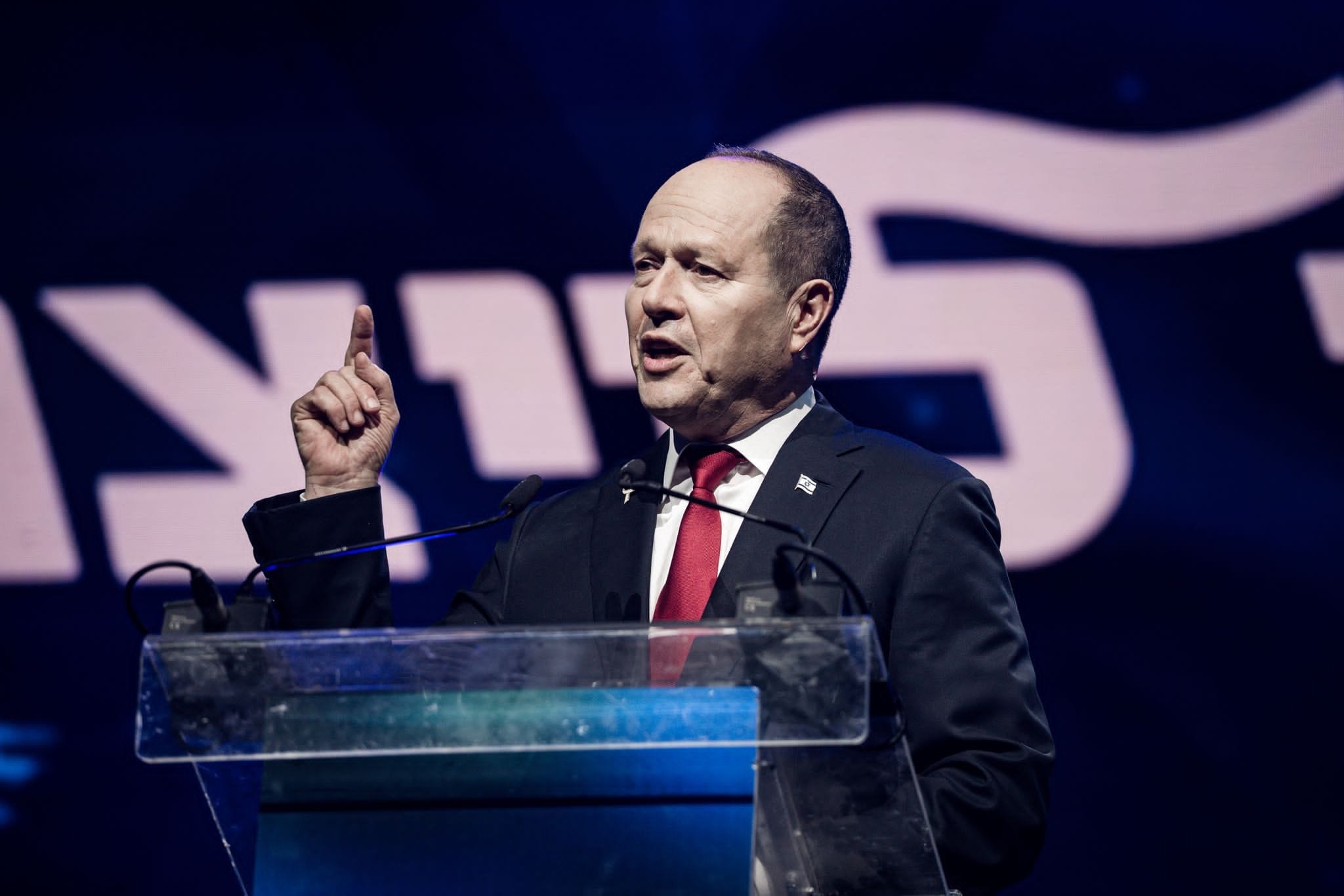 בום! ינון מגל מפרסם: השר ניר ברקת מגבש תביעת דיבה של שרי הממשלה נגד ע…