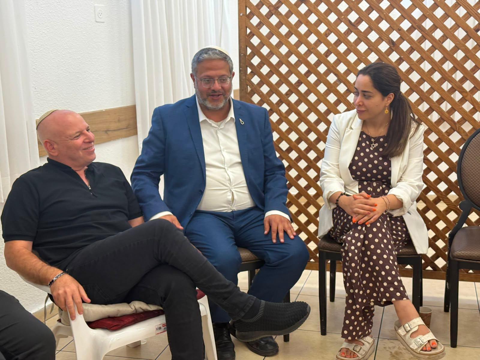 השר בן גביר הגיע לניחום אבלים אצל בועז גולן