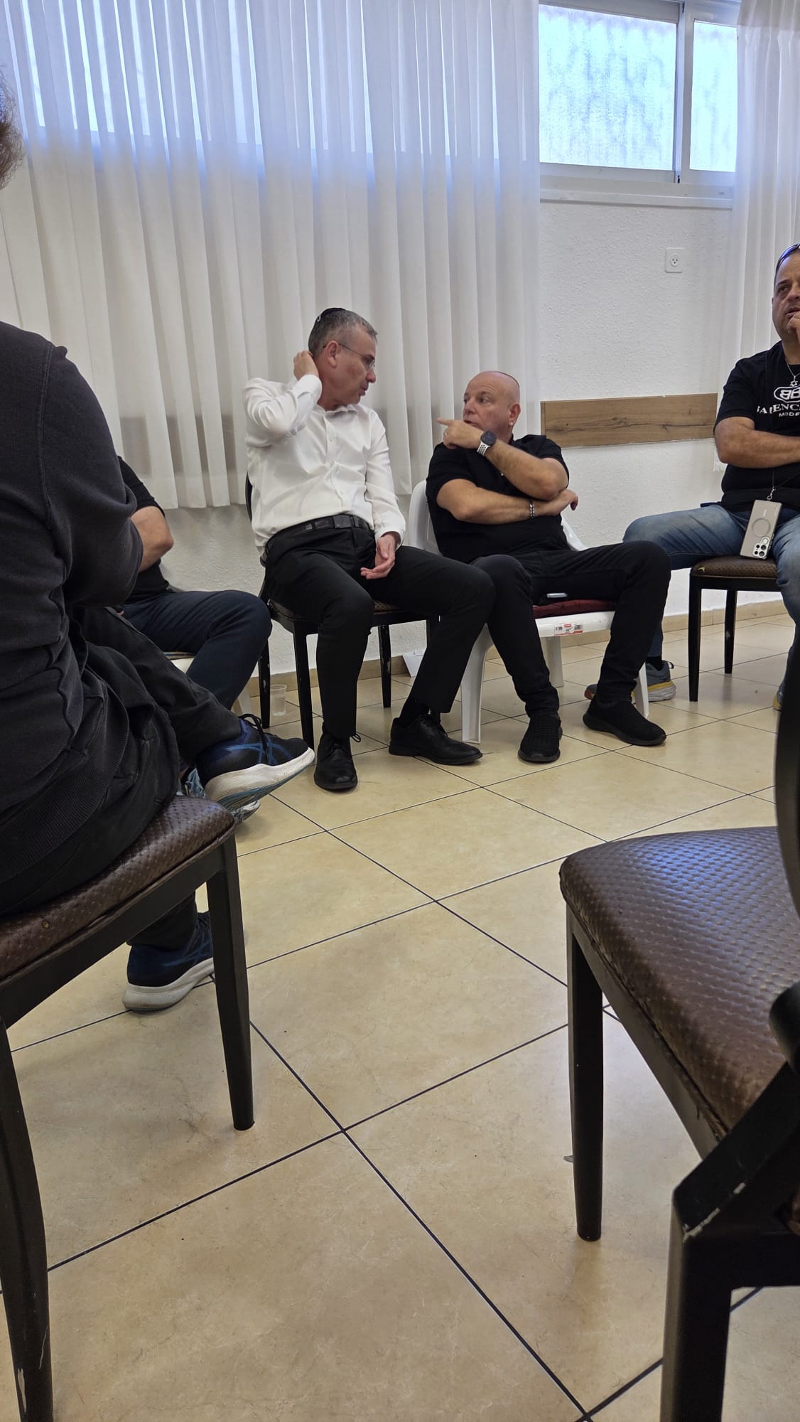 השר יריב לווין בניחום אבלים אצל בועז גולן מערוץ 14