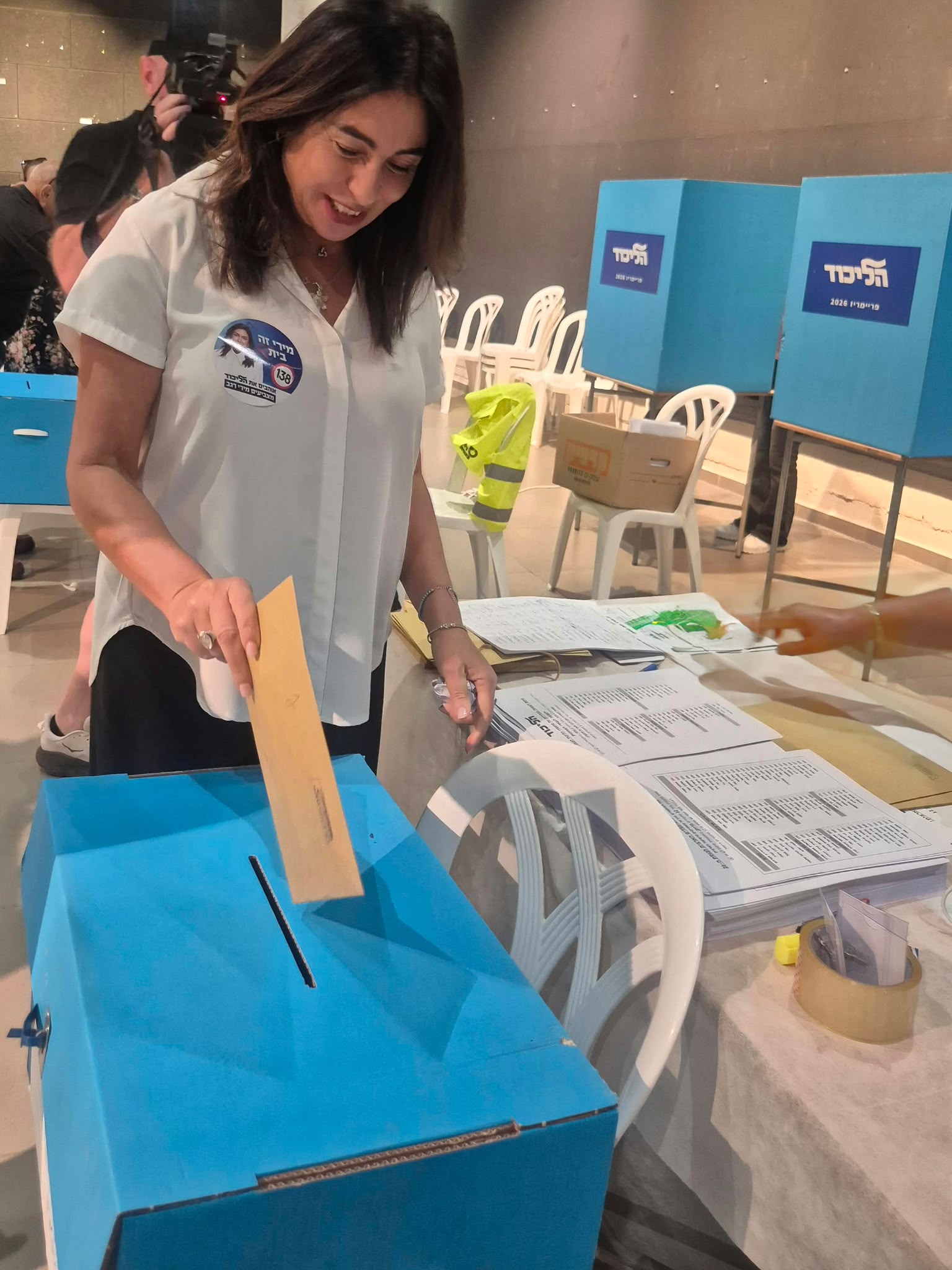 השרה וחברת הקבינט מירי רגב הצביעה בקלפי בראש העין.